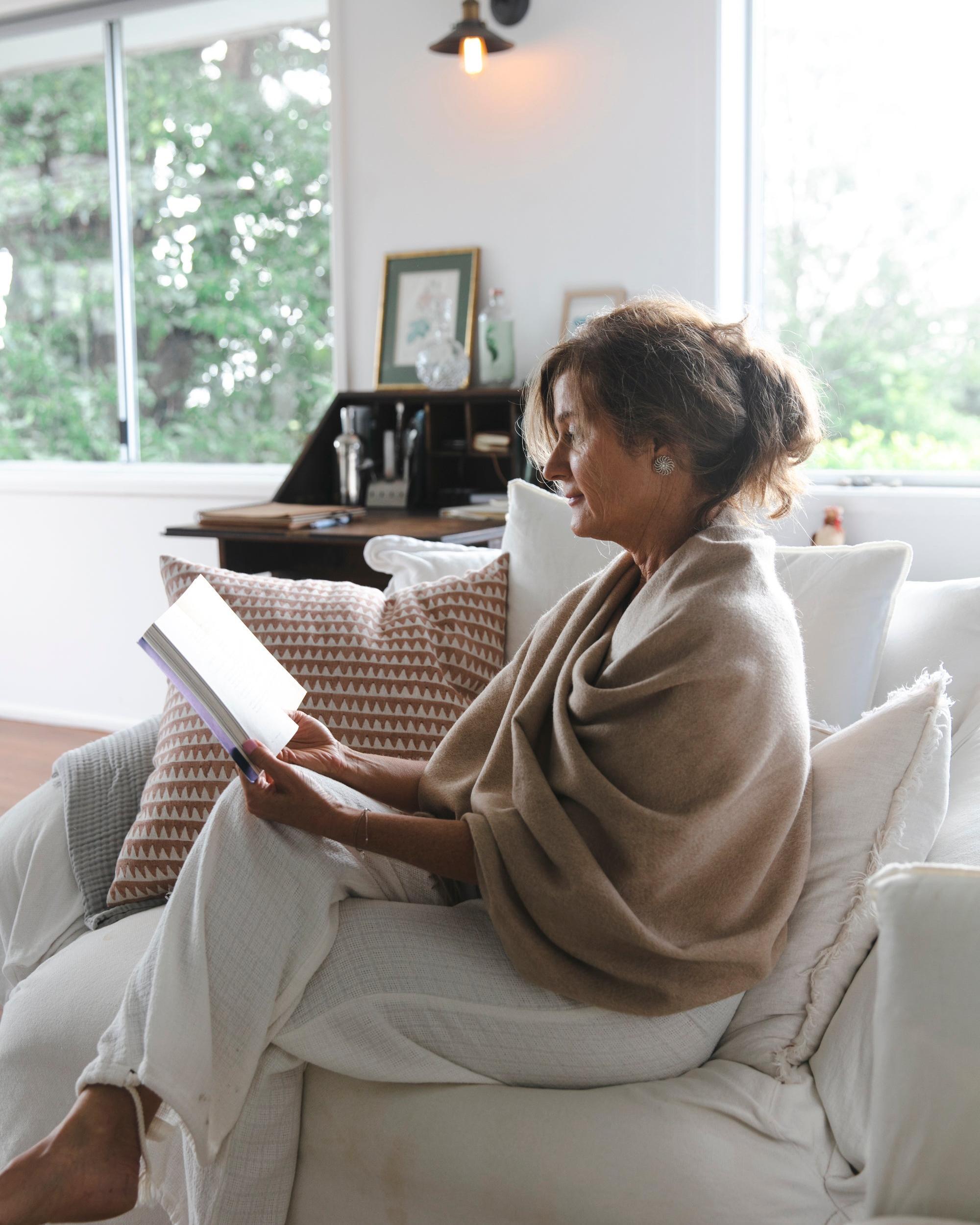 Alma Large Cashmere Wrap - Sand