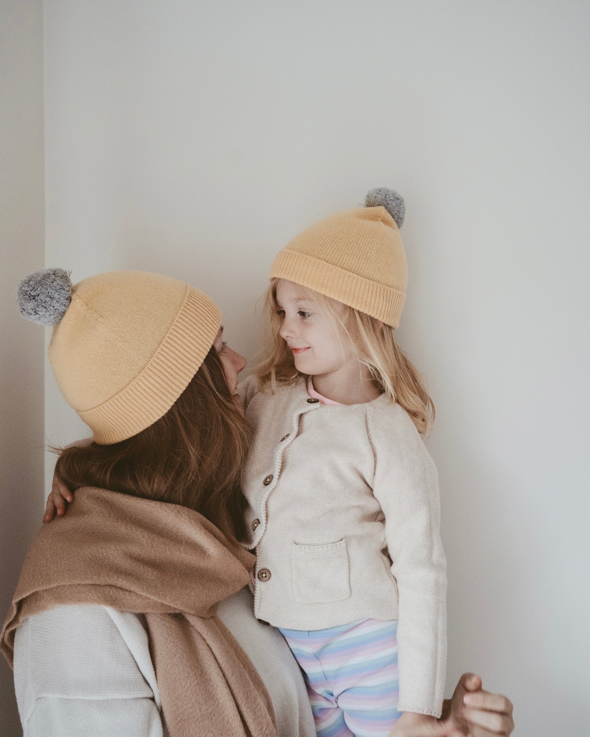 cashmere_pompom_beanie_lemon 1